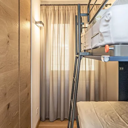 Apartamento Chesa Zentrum 10b By Interhome